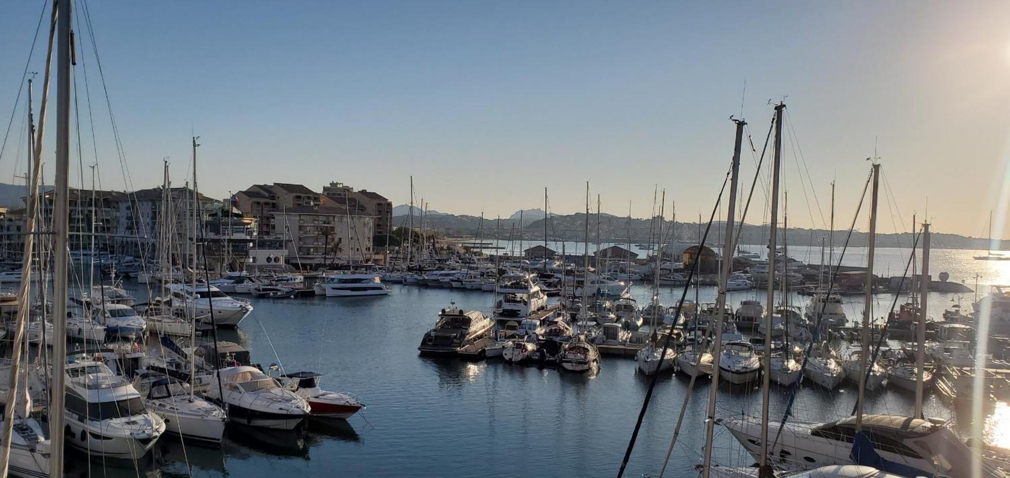 Residence Cap Hermes, Incroyable Vue Sur Le Port, Fréjus المظهر الخارجي الصورة